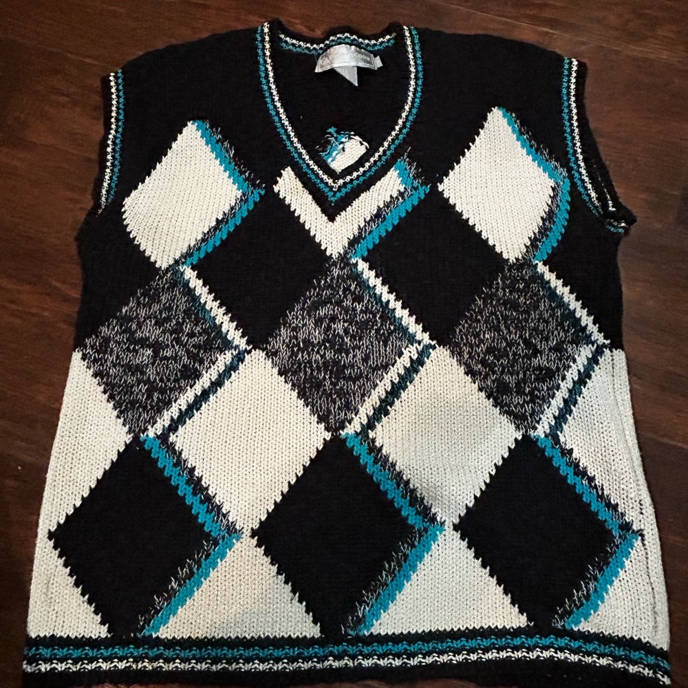 Unisex VTG linen  Black and White Argyle Sweater Vest